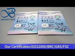 أكياس الغسيل الزرقاء تقف في كيس بسحاب