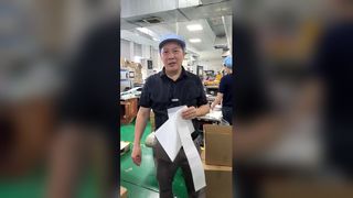 كيس ورقي خالي من البلاستيك زجاجي شفاف لحزمة تخزين الملابس الملابس