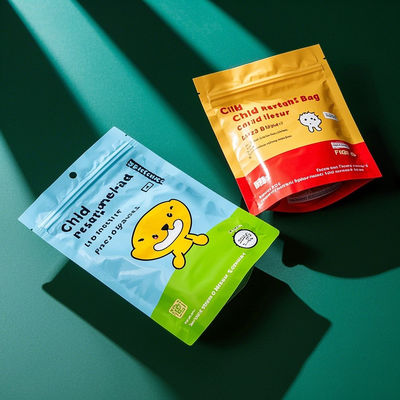 حقيبة زيب المقاومة للأطفال التعبئة الثقيلة البلاستيكية المركبة التعبئة الأحجام المخصصة والتصميم الواضح للتلاعب