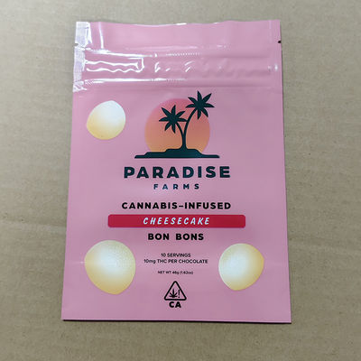 حقائب شفافة واقفة مع مواد مركبة لسحب حبوب القهوة ووجبات الطعام للحيوانات الأليفة