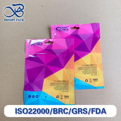 أكياس نافذة شفافة محكمة الإغلاق طباعة مخصصة خصومات بالجملة لتغليف إكسسوارات إلكترونية.